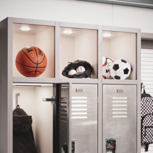 Luz LED tipo dona Hafele instalada en mueble con iluminación cálida